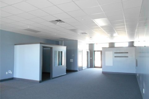 Propiedad comercial en alquiler en Winter Haven, Florida, 139.35 m2 № 1386340 - foto 6