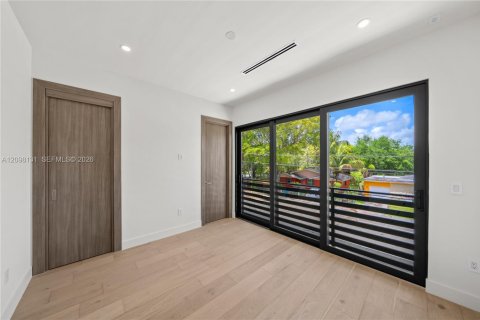 Купить виллу или дом в Майами, Флорида 6 спален, 331.38м2, № 2398148 - фото 28