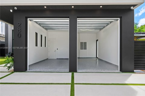 Купить виллу или дом в Майами, Флорида 6 спален, 331.38м2, № 2398148 - фото 7