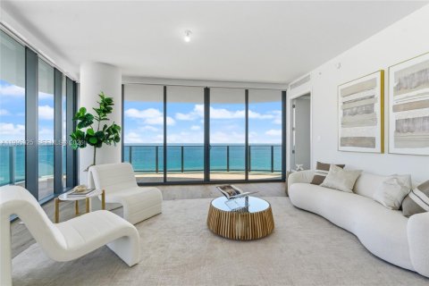 Condominio en venta en Pompano Beach, Florida, 3 dormitorios, 240.62 m2 № 2064827 - foto 3