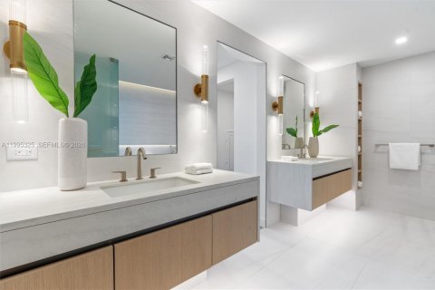 Condominio en venta en Pompano Beach, Florida, 3 dormitorios, 240.62 m2 № 2064827 - foto 16
