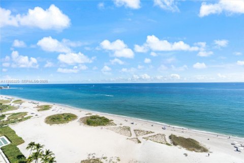 Condominio en venta en Pompano Beach, Florida, 3 dormitorios, 240.62 m2 № 2064827 - foto 17
