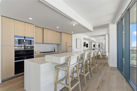Condominio en venta en Pompano Beach, Florida, 3 dormitorios, 240.62 m2 № 2064827 - foto 7