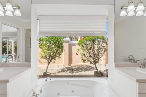 Villa ou maison à louer à Sarasota, Floride: 3 chambres, 204.66 m2 № 2383872 - photo 28