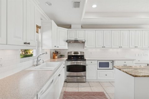 Villa ou maison à louer à Sarasota, Floride: 3 chambres, 204.66 m2 № 2383872 - photo 13
