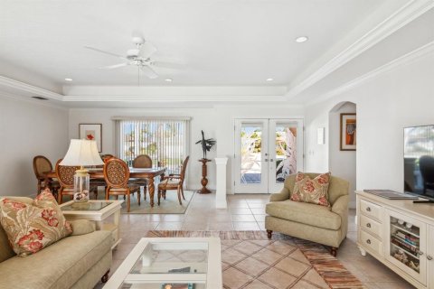 Villa ou maison à louer à Sarasota, Floride: 3 chambres, 204.66 m2 № 2383872 - photo 10
