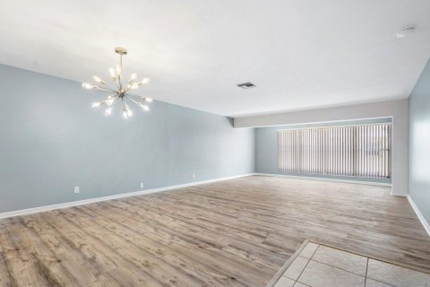 Condo in Delray Beach, Florida, 2 bedrooms  № 2251439 - photo 15