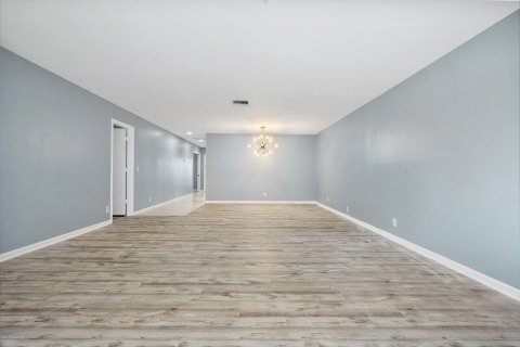 Condo in Delray Beach, Florida, 2 bedrooms  № 2251439 - photo 8