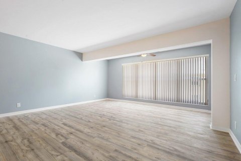 Condo in Delray Beach, Florida, 2 bedrooms  № 2251439 - photo 7