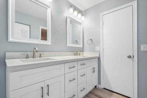 Condo in Delray Beach, Florida, 2 bedrooms  № 2251439 - photo 18