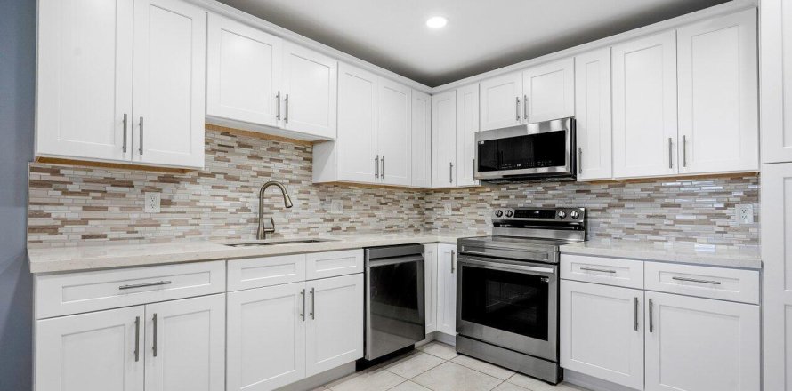 Condo in Delray Beach, Florida, 2 bedrooms  № 2251439