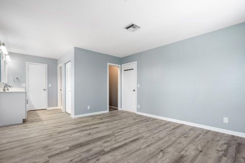 Condo in Delray Beach, Florida, 2 bedrooms  № 2251439 - photo 23