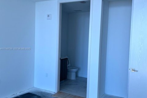 Condominio en venta en Sunny Isles Beach, Florida, 2 dormitorios, 128.39 m2 № 2261013 - foto 13