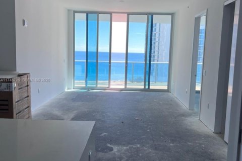 Condominio en venta en Sunny Isles Beach, Florida, 2 dormitorios, 128.39 m2 № 2261013 - foto 14