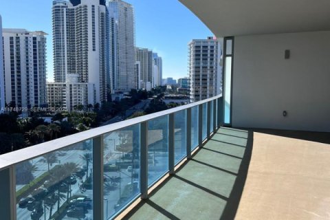 Condominio en venta en Sunny Isles Beach, Florida, 2 dormitorios, 128.39 m2 № 2261013 - foto 2