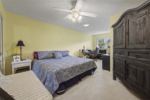 House in Spring Hill, Florida 2 bedrooms, 156.17 sq.m. № 2202820 - photo 24