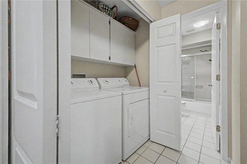 House in Spring Hill, Florida 2 bedrooms, 156.17 sq.m. № 2202820 - photo 22