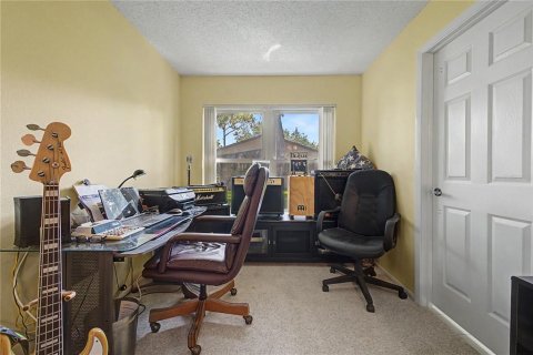 House in Spring Hill, Florida 2 bedrooms, 156.17 sq.m. № 2202820 - photo 25
