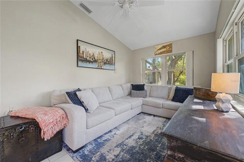 House in Spring Hill, Florida 2 bedrooms, 156.17 sq.m. № 2202820 - photo 28
