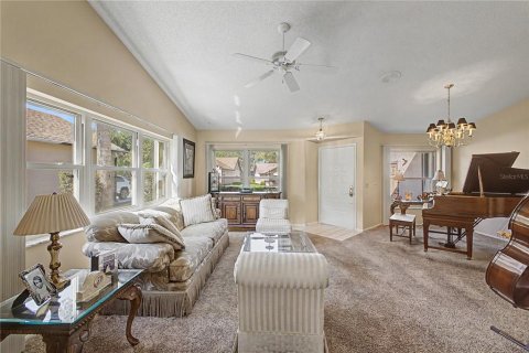House in Spring Hill, Florida 2 bedrooms, 156.17 sq.m. № 2202820 - photo 6