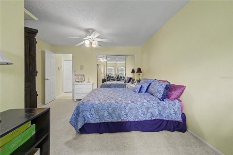 House in Spring Hill, Florida 2 bedrooms, 156.17 sq.m. № 2202820 - photo 26