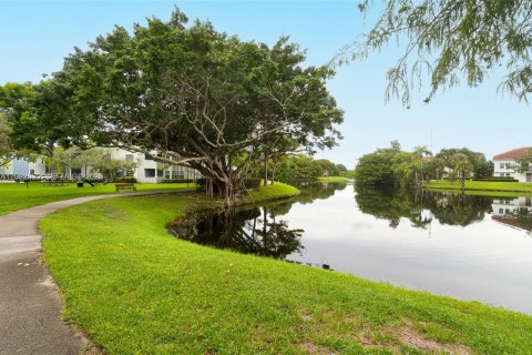 Copropriété à vendre à Delray Beach, Floride: 2 chambres, 88.07 m2 № 2395170 - photo 2
