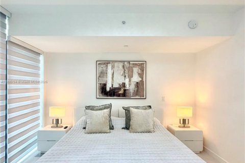 Condo in Bay Harbor Islands, Florida, 2 bedrooms  № 2013175 - photo 11