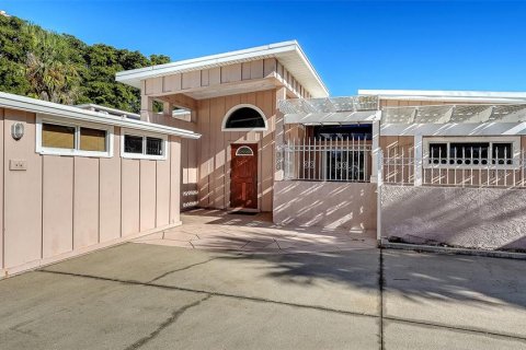 Villa ou maison à vendre à Sarasota, Floride: 3 chambres, 304.35 m2 № 2205694 - photo 4