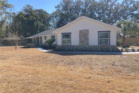 House in Ocala, Florida 3 bedrooms № 2072167