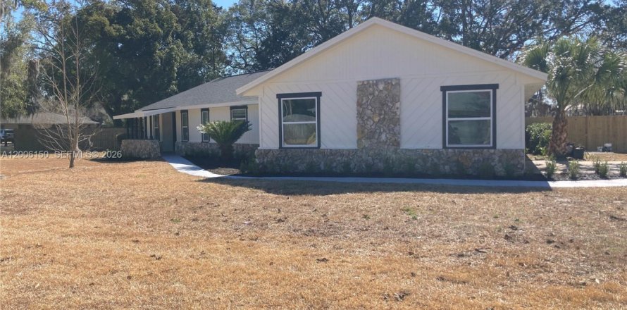 House in Ocala, Florida 3 bedrooms № 2072167