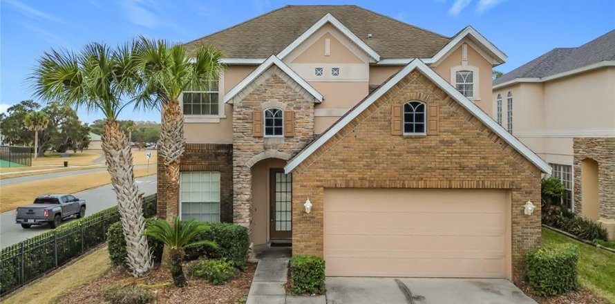 House in Kissimmee, Florida 3 bedrooms, 213.77 sq.m. № 2107991