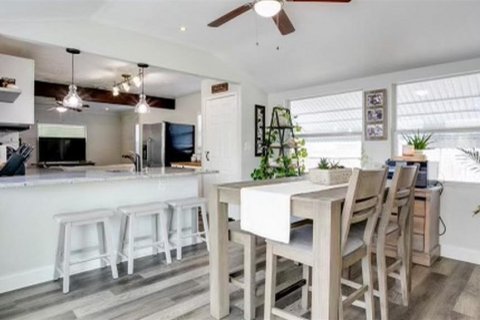Casa en alquiler en Saint Petersburg, Florida, 3 dormitorios, 106.84 m2 № 2167643 - foto 9