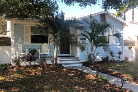 Casa en Saint Petersburg, Florida 3 dormitorios, 106.84 m2 № 2167643