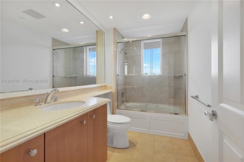 Copropriété à vendre à Sunny Isles Beach, Floride: 3 chambres, 205.69 m2 № 2076691 - photo 29