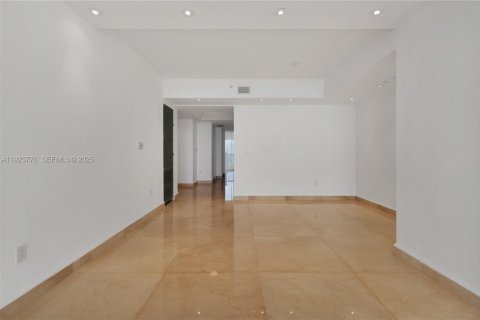 Copropriété à vendre à Sunny Isles Beach, Floride: 3 chambres, 205.69 m2 № 2076691 - photo 17