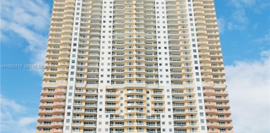 Condo à Sunny Isles Beach, Floride, 3 chambres  № 2076691
