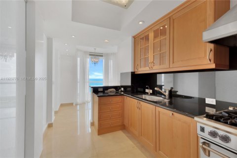 Copropriété à vendre à Sunny Isles Beach, Floride: 3 chambres, 205.69 m2 № 2076691 - photo 19