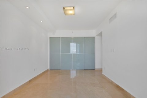 Copropriété à vendre à Sunny Isles Beach, Floride: 3 chambres, 205.69 m2 № 2076691 - photo 30