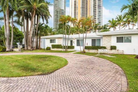 Immobilier commercial à vendre à Sunny Isles Beach, Floride: 206.24 m2 № 2171787 - photo 4