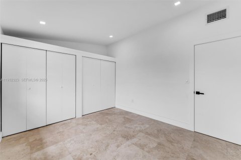 Villa ou maison à vendre à Miami, Floride: 2 chambres, 95.13 m2 № 1990898 - photo 10