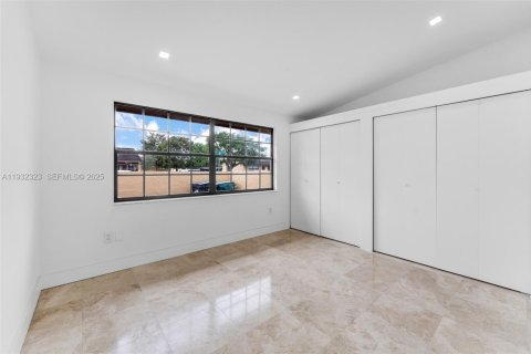 Villa ou maison à vendre à Miami, Floride: 2 chambres, 95.13 m2 № 1990898 - photo 9