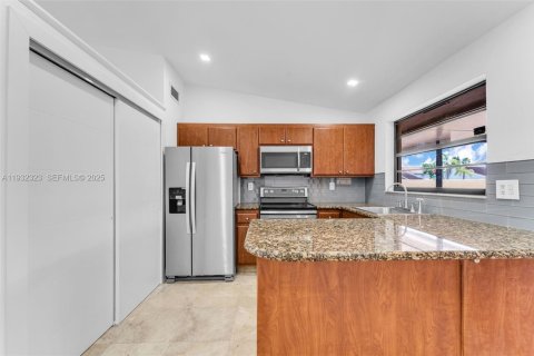 Villa ou maison à vendre à Miami, Floride: 2 chambres, 95.13 m2 № 1990898 - photo 6