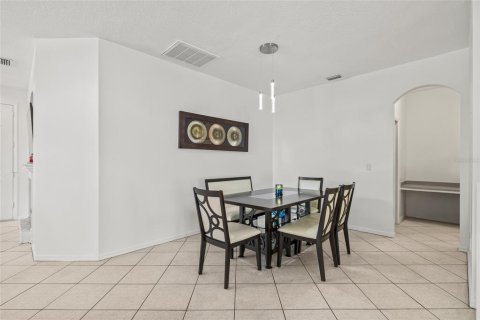 Villa ou maison à vendre à Tampa, Floride: 4 chambres, 220.27 m2 № 1916959 - photo 12