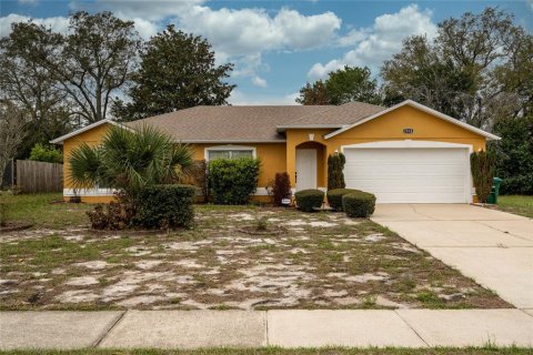 Villa ou maison à Deltona, Floride 3 chambres, 136.94 m2 № 2380775
