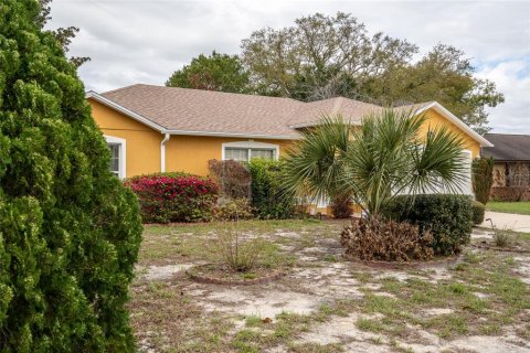 Villa ou maison à louer à Deltona, Floride: 3 chambres, 136.94 m2 № 2380775 - photo 17