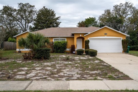 Villa ou maison à louer à Deltona, Floride: 3 chambres, 136.94 m2 № 2380775 - photo 18