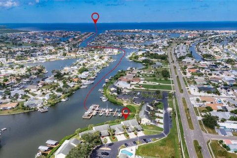 Condo in Apollo Beach, Florida, 1 bedroom  № 2226471 - photo 2