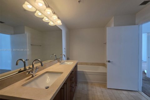 Купить кондоминиум в Майами, Флорида 2 спальни, 94.11м2, № 2045545 - фото 17