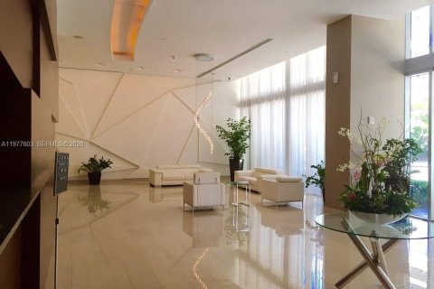 Купить кондоминиум в Майами, Флорида 2 спальни, 94.11м2, № 2045545 - фото 4