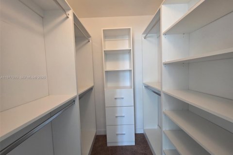 Купить кондоминиум в Майами, Флорида 2 спальни, 94.11м2, № 2045545 - фото 22